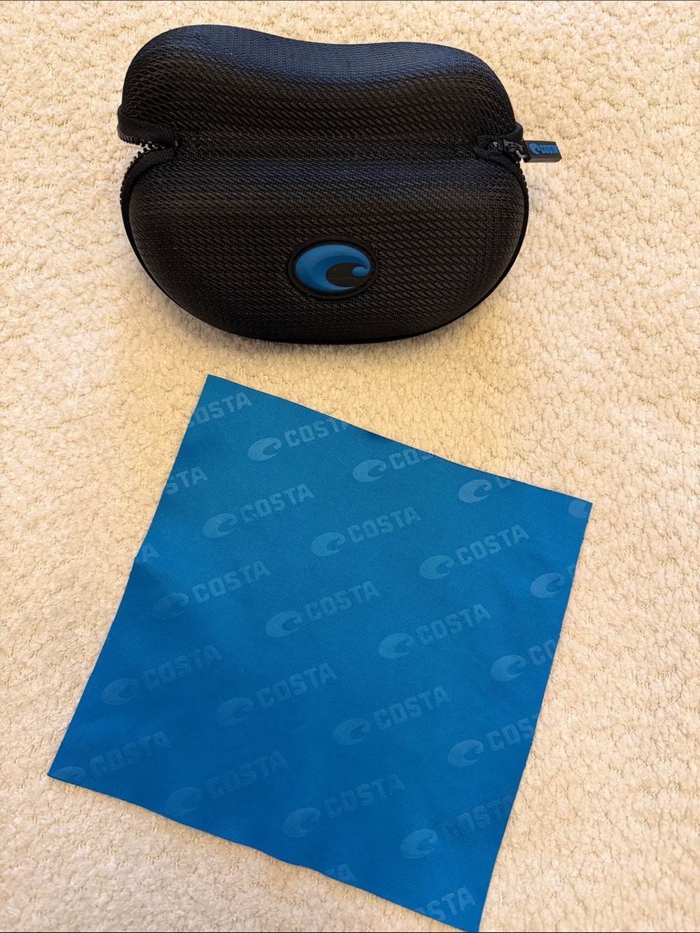 Costa Black Zippered Sunglass Case with Logo Blue Microfiber Cloth
